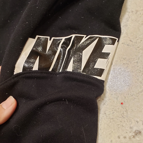 Nike joggers - Picture 2 of 3